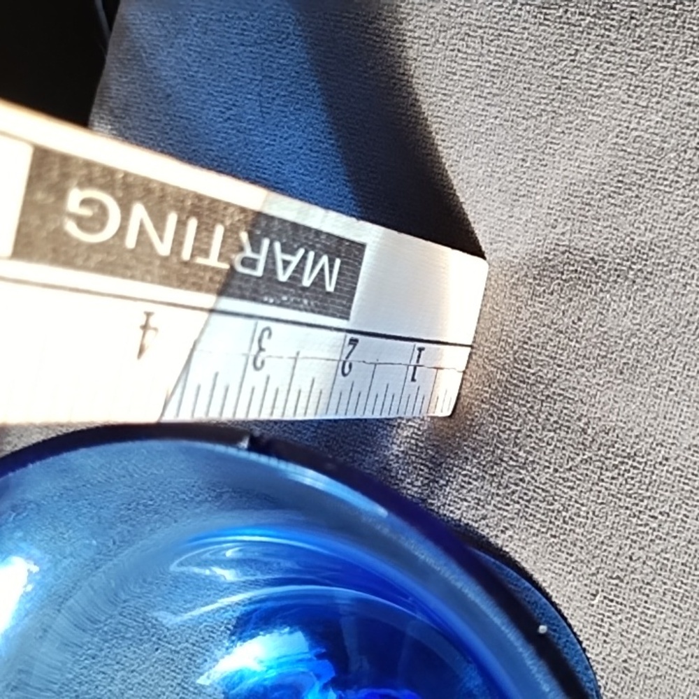 Elegant Blue Glass Bowl - Picture 6 of 7
